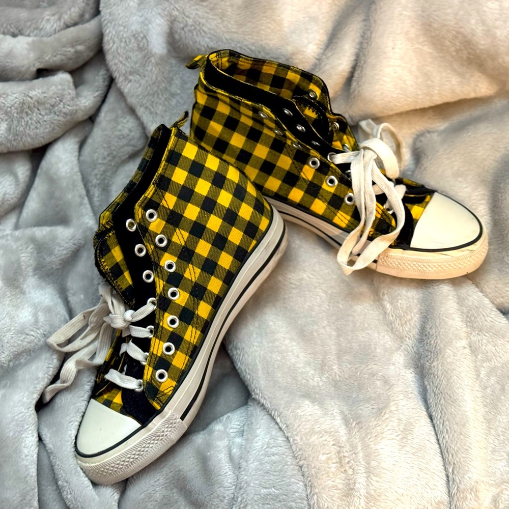 TWISTED Yellow and black plaid pattern High top sneaker